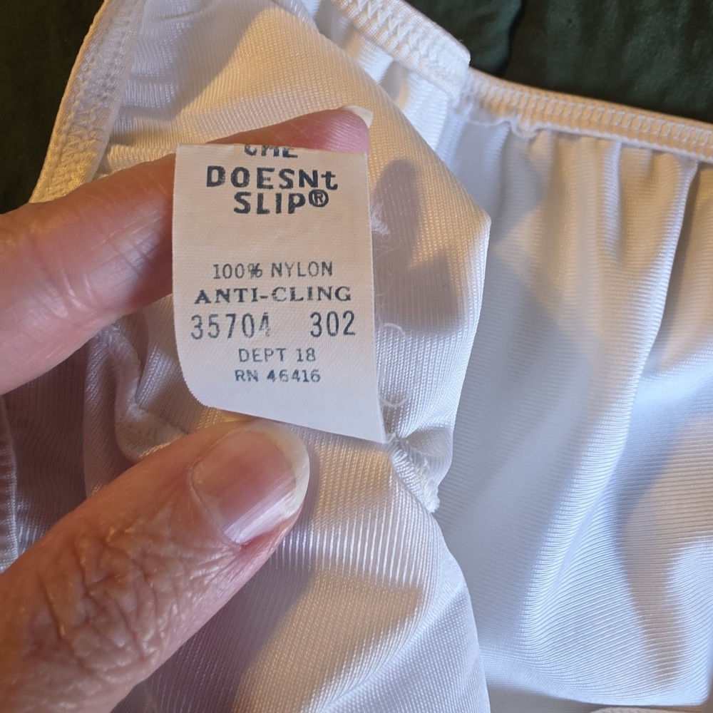 Vintage Sears Half Slip Size L Length Average The Doesn't Slip Nylon Anti Cling - Picture 6 of 6